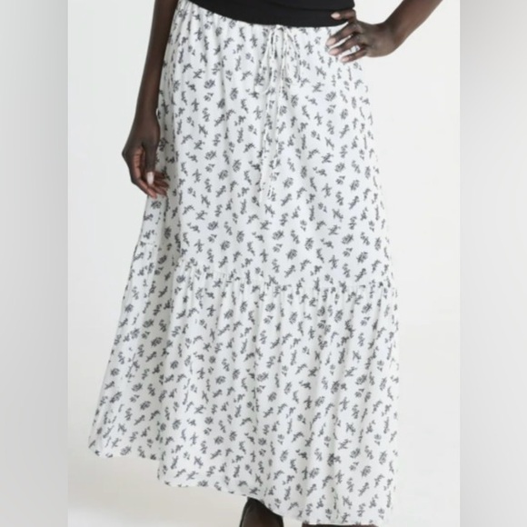 Scoop NYC Dresses & Skirts - Scoop Women’s Lightweight Tier Maxi Skirt With Tie Waistband Size Medium NWOT!
